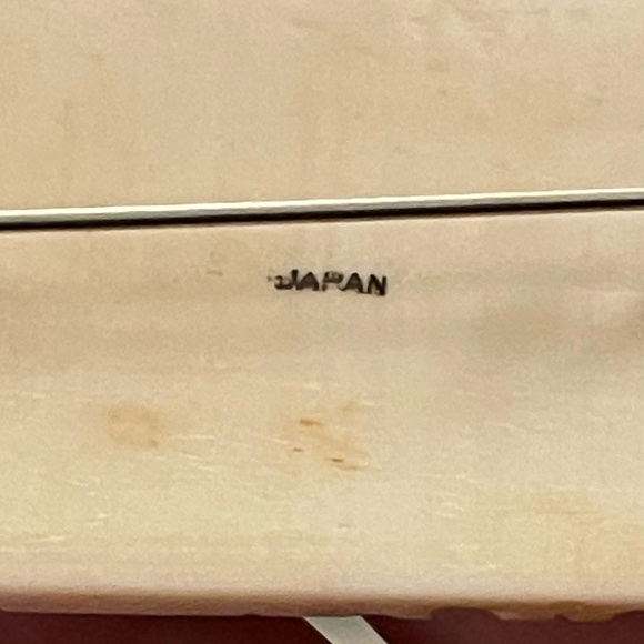 Japanese 1950s hand carved bone floral silver tone pin brooch - Picture 3 of 8